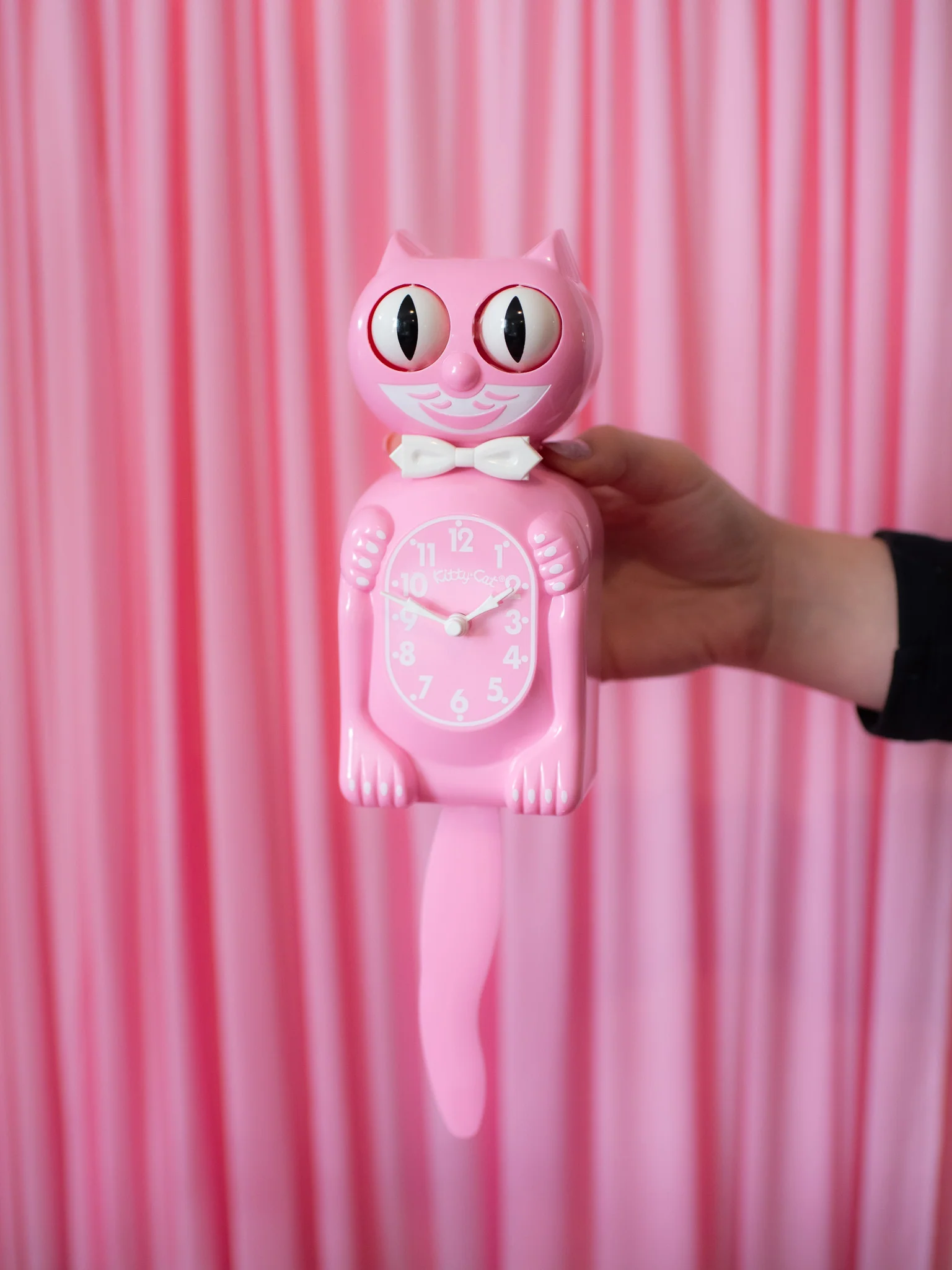 Pink Satin Kitty-Cat Klock - Image 4